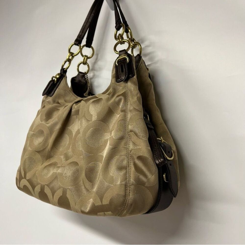 Coach signature Maggie tan shoulder handbag purse - Picture 3 of 10